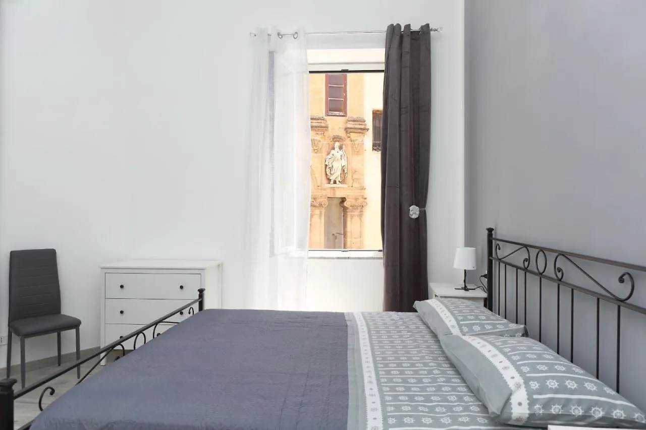 Suite Garibaldi Cefalu Apartment